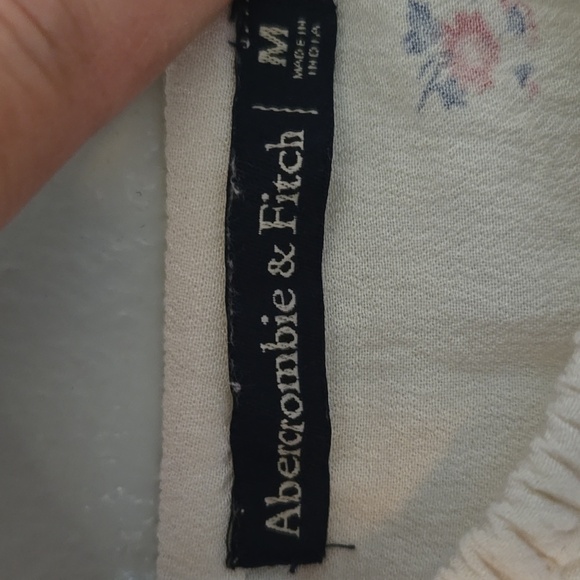 Abercrombie & Fitch Cream Floral Off The Shoulder Top Size Medium - Picture 5 of 6